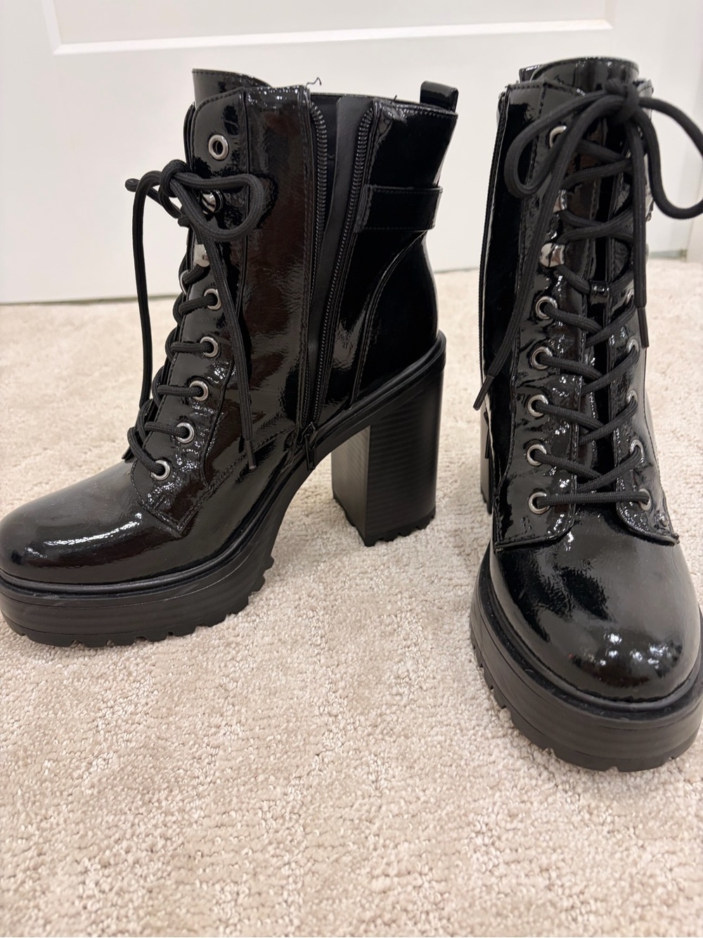 GBG Los Angeles Black Patent Lace-Up Chunky Heel Booties